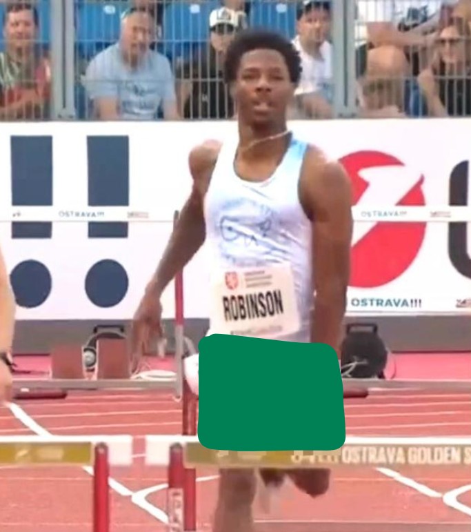 Chris Robinson Hurdles Video and Wardrobe Malfunction Chris Robinson Hurdles Video and Wardrobe Malfunction