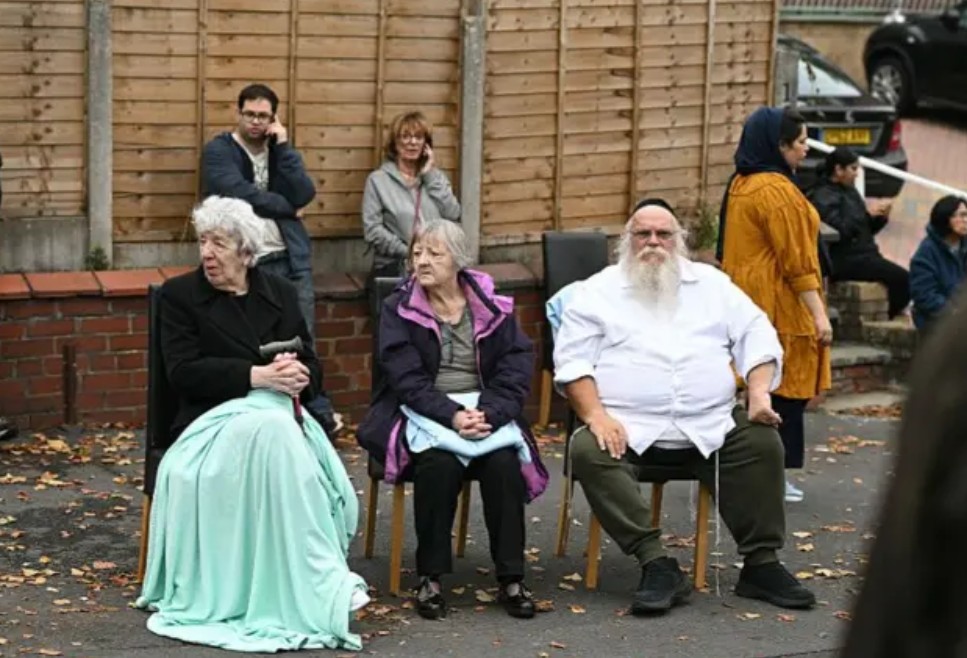 Manchester Synagogue Stabbing Attack Shooting Video Manchester Synagogue Stabbing Attack Shooting Video
