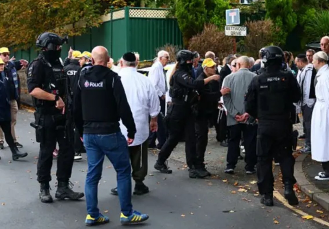 Manchester Synagogue Stabbing Attack Shooting Video Manchester Synagogue Stabbing Attack Shooting Video